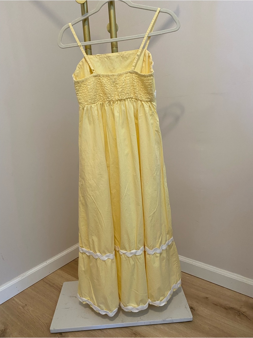 Yellow Maxi Sundress with White Trim - Picture 4 of 4